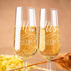 Personalized Unique Gift for Couple 2pcs Mr and Mrs Champagne Flutes Custom Bride and Groom Champagne Glasses Wedding Favors