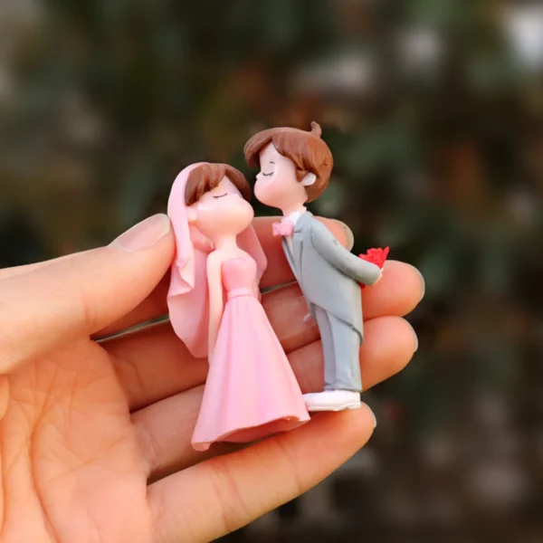 1Pair Kissing Couple Statue Cake Decoration Ornament Wedding Cake Topper Decoration Supplies Bride And Groom Figurines - Image 4