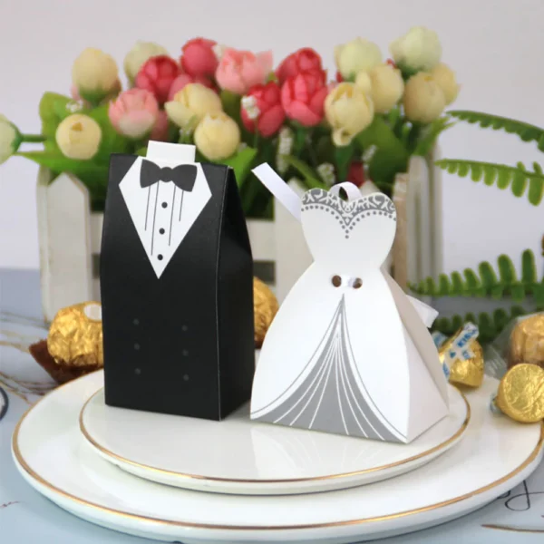 50Pcs Bride And Groom Candy Boxes Wedding Favor Tuxedo Wedding Dress for Bridal Shower Deco Gifts Packaging Boxes Party Supplies