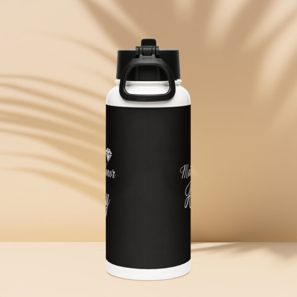 Stainless steel water bottle with a straw lid - Image 4